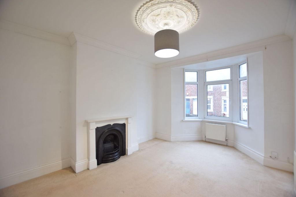 Property photo 3 of 7 Bedroom One