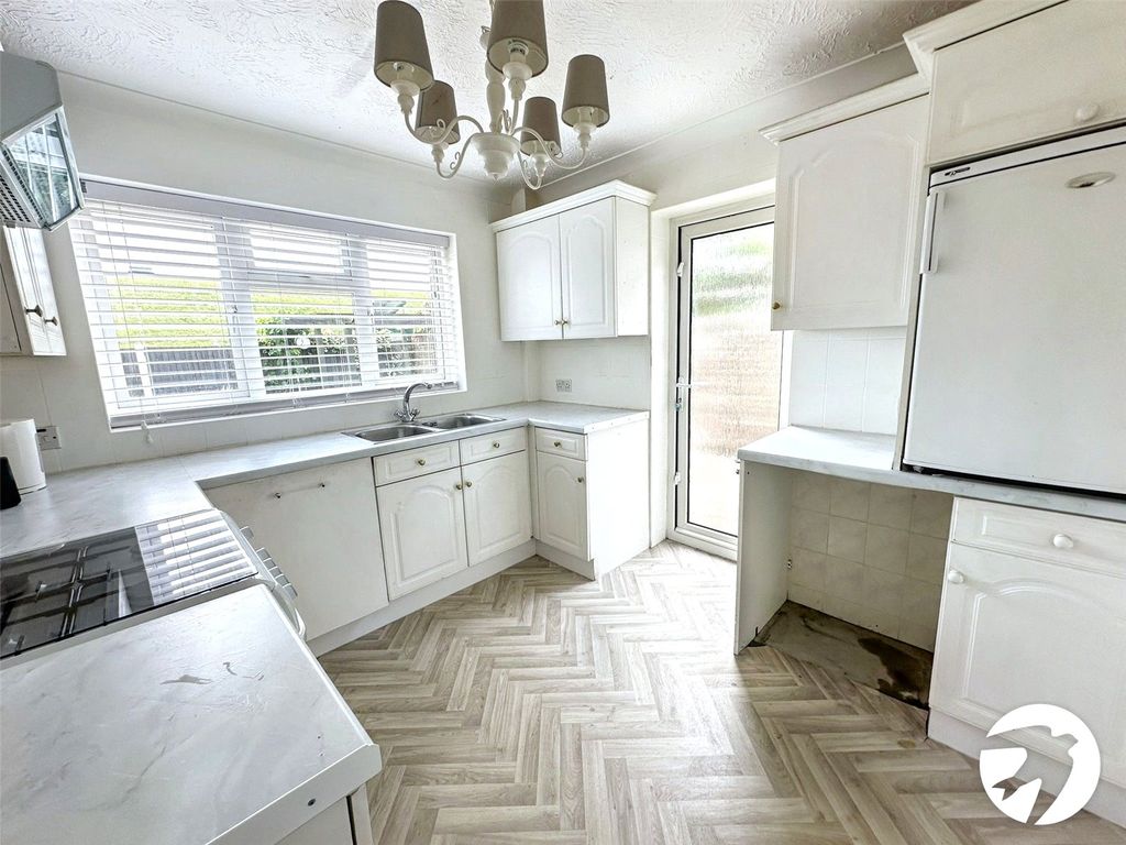 Property photo 3 of 15 Kitchen