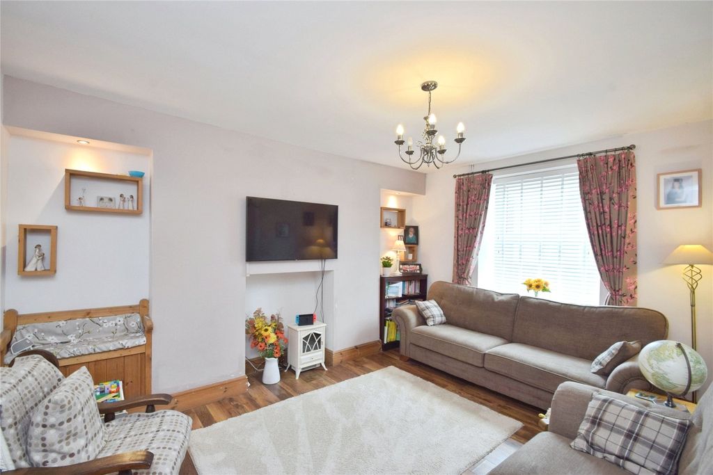 Property photo 3 of 18 Picture No. 04