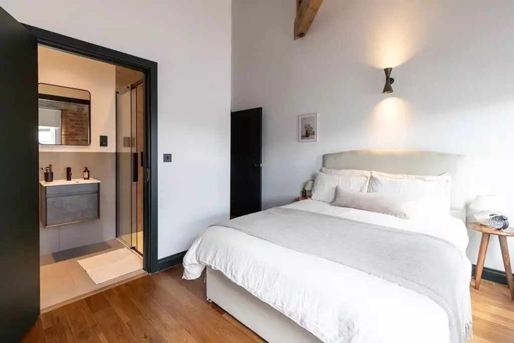 Property photo 3 of 27 Bedroom