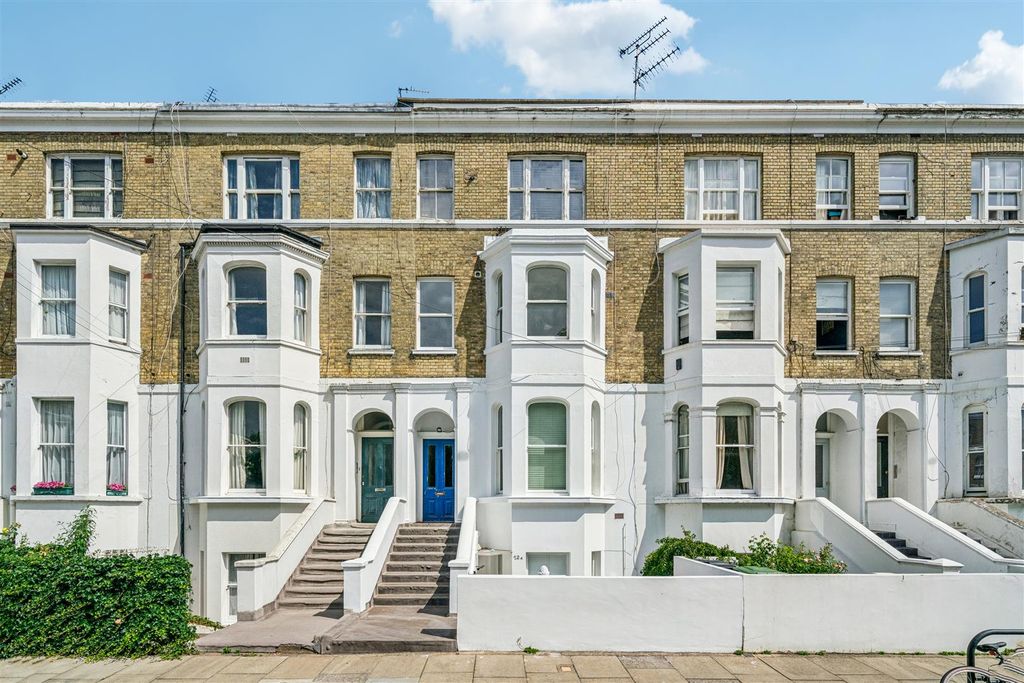 Property photo 3 of 10 Westcroft Square, W6 - To Let