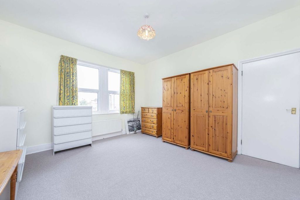 Property photo 1 of 5