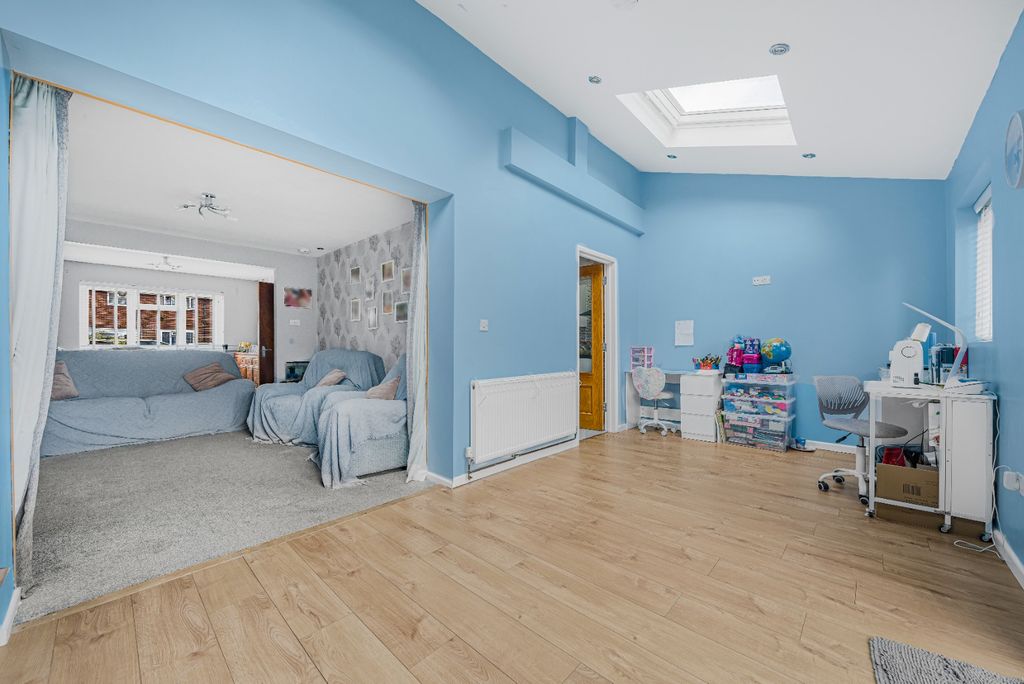 Property photo 3 of 24 5573702