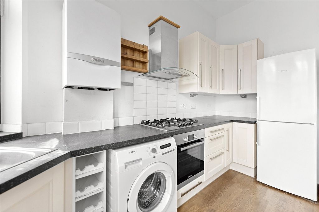 Property photo 2 of 14 Picture No. 15