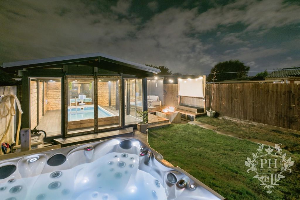 Property photo 1 of 27 Cam02002G0-Pr0218-Still002.Jpg