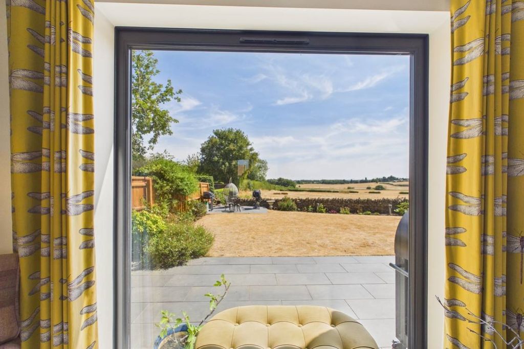 Property photo 3 of 32 Floor To Ceiling Window Stealing The Whole Show