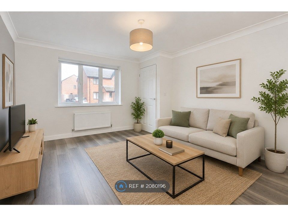 Property photo 2 of 11 Lounge (Staged)
