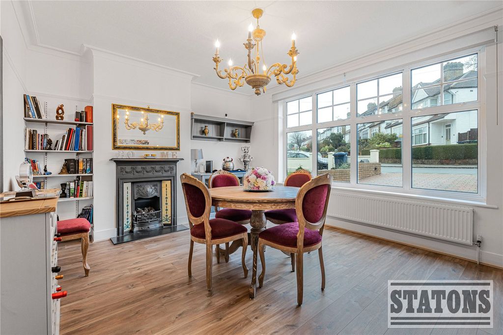 Property photo 2 of 33 Picture No. 20