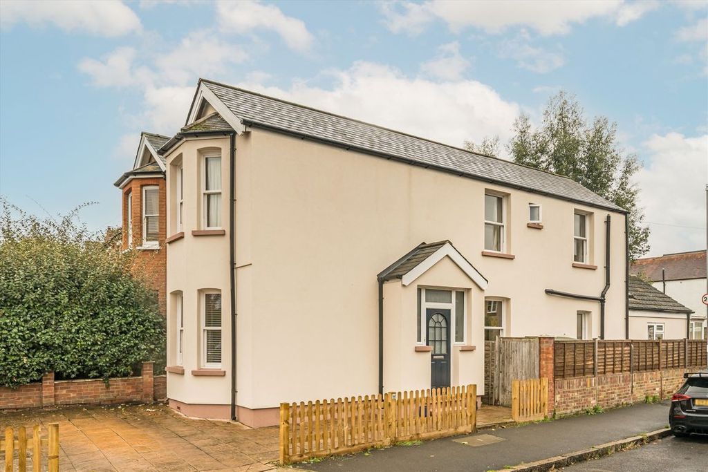 Property photo 1 of 9