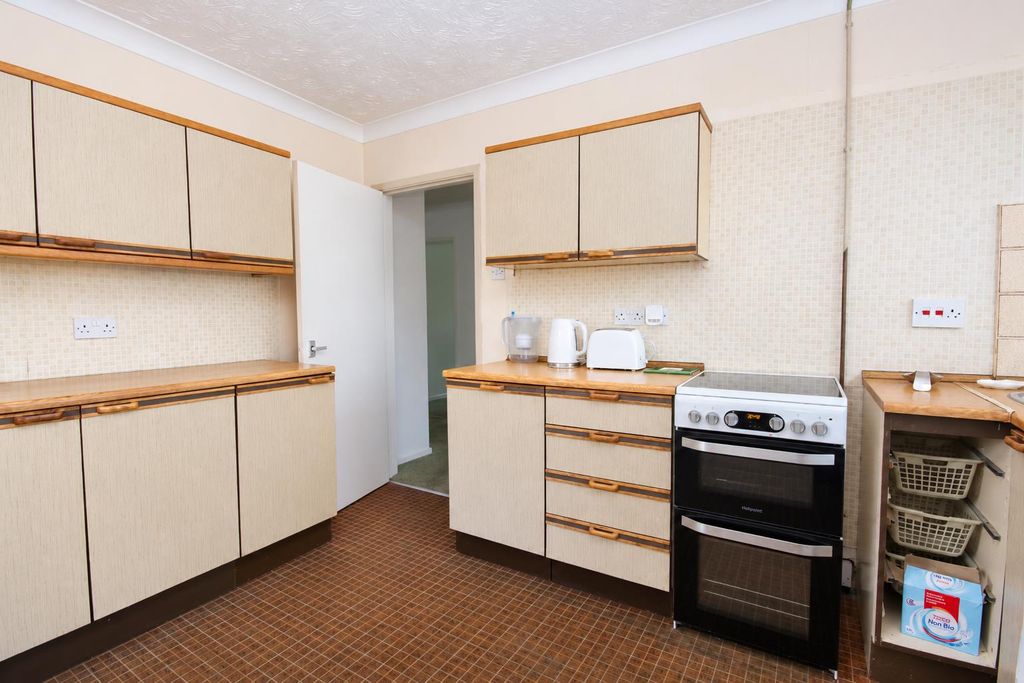 Property photo 3 of 16 ce4Ef23A-4c7B-45Af-B760-F05879F34978.Png