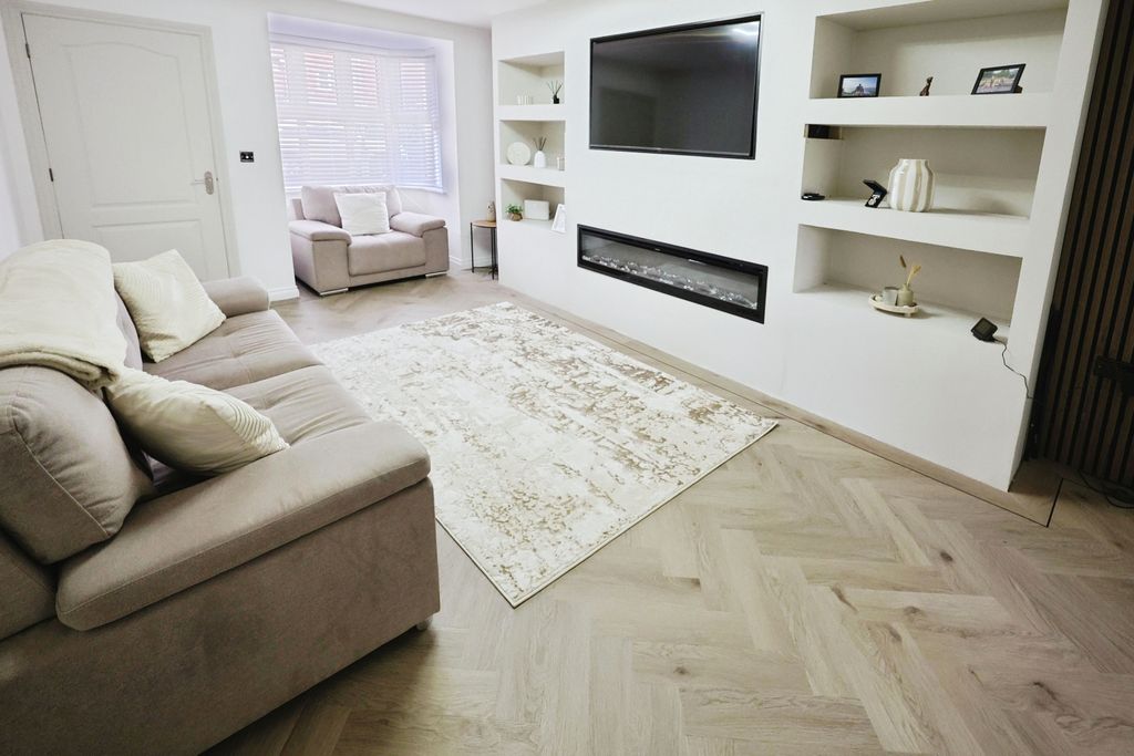 Property photo 2 of 15 Pbox-Img.Jpg