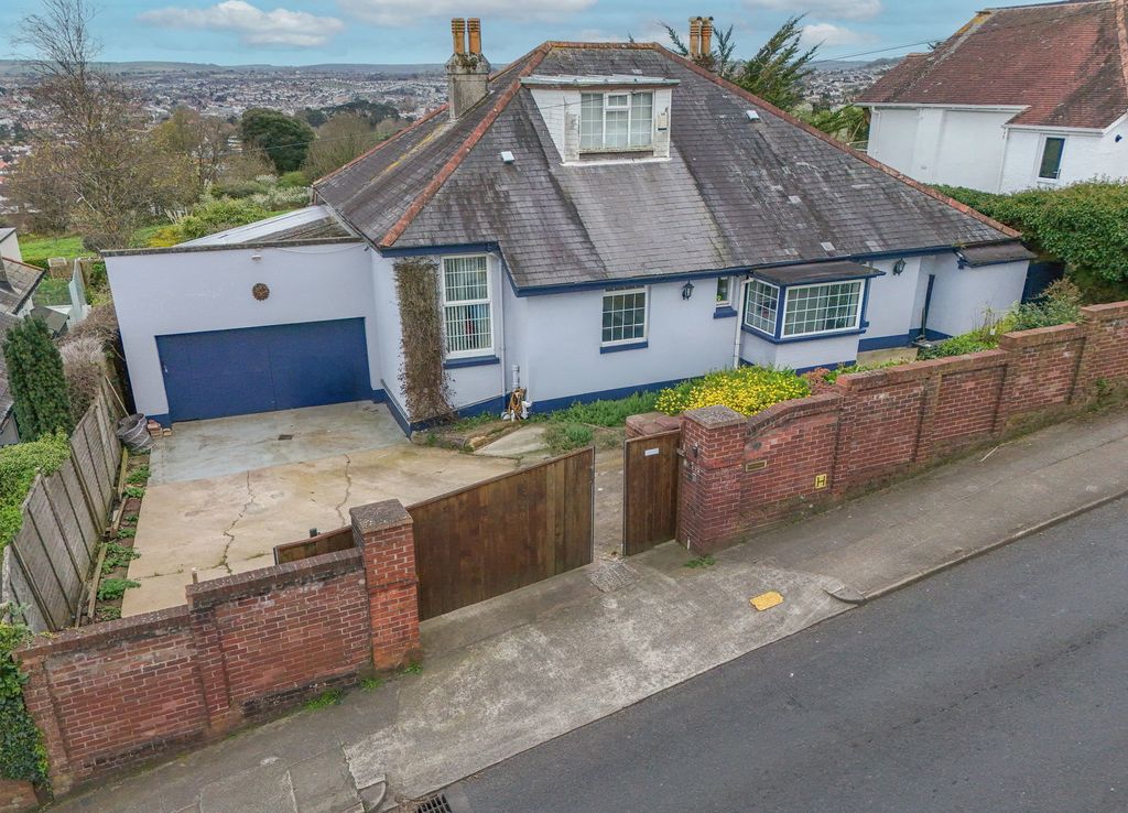 Property photo 1 of 34