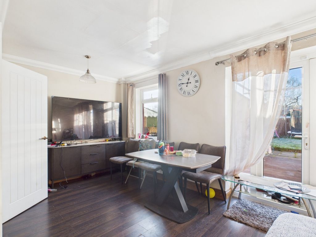 Property photo 3 of 11 Picture No. 14