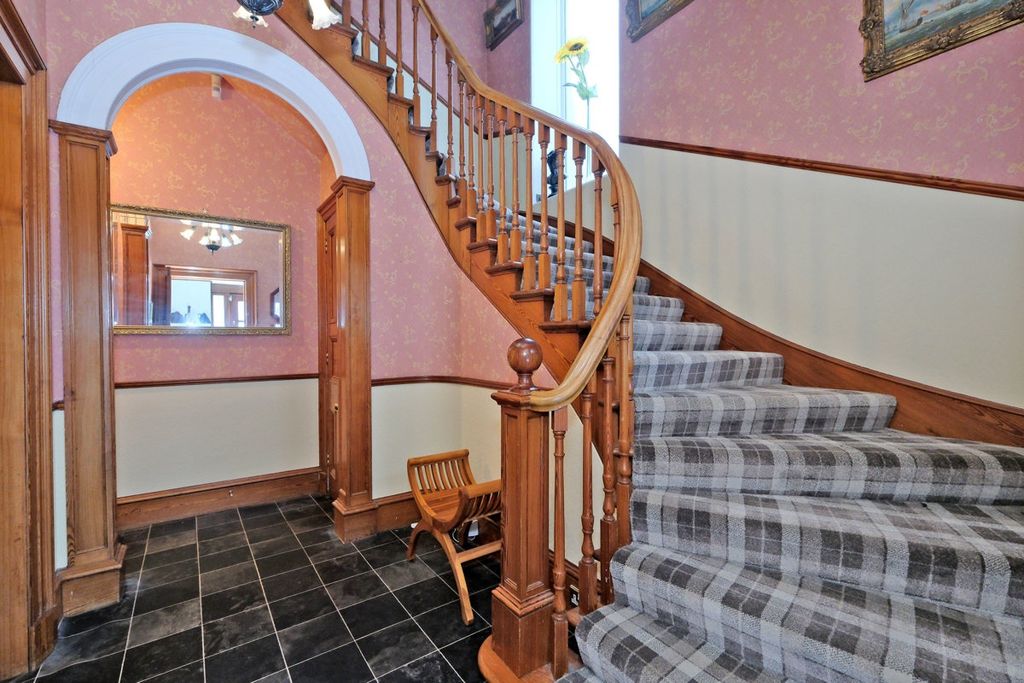 Property photo 3 of 30 Image 2