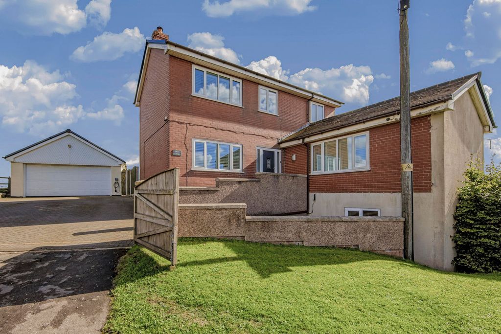 Property photo 1 of 53