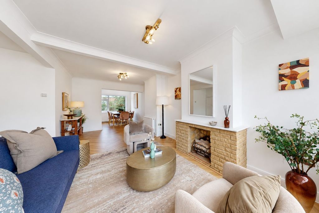Property photo 3 of 34