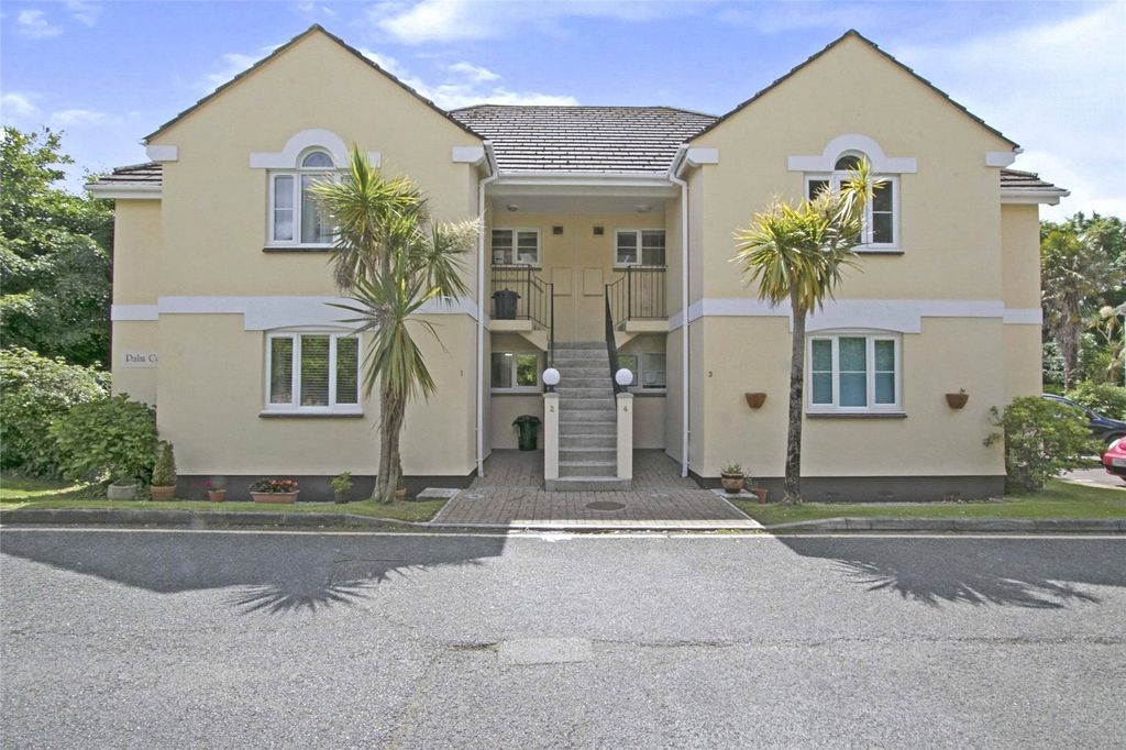 2 bed flat for sale Truro