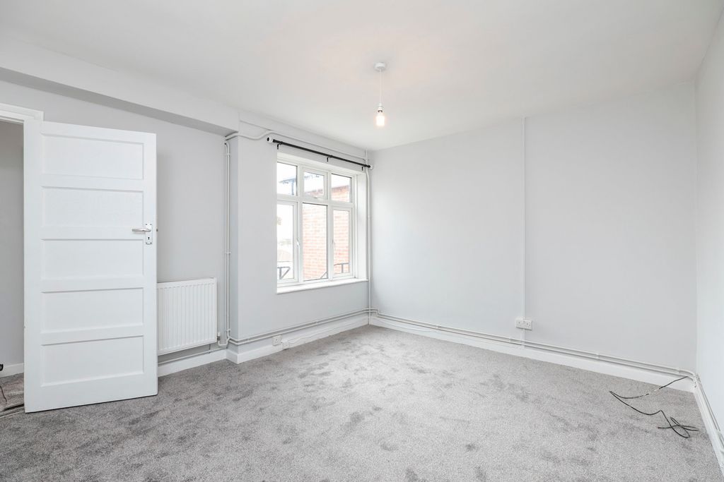 Property photo 3 of 12 Pbox-Img.Jpg