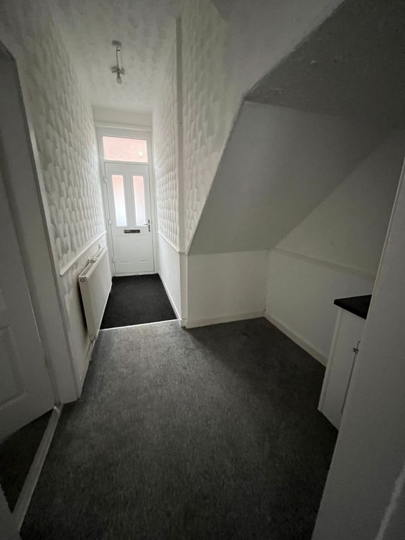 Property photo 2 of 9 F3c373c9-663A-4882-B8Ed-E3c2A3Fd94Ba