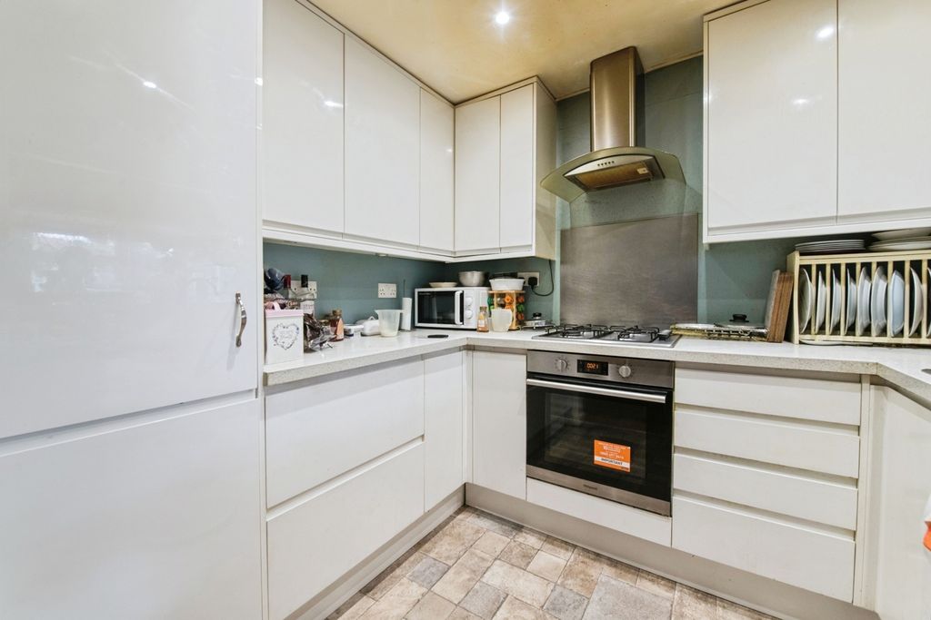 Property photo 2 of 16 Photo