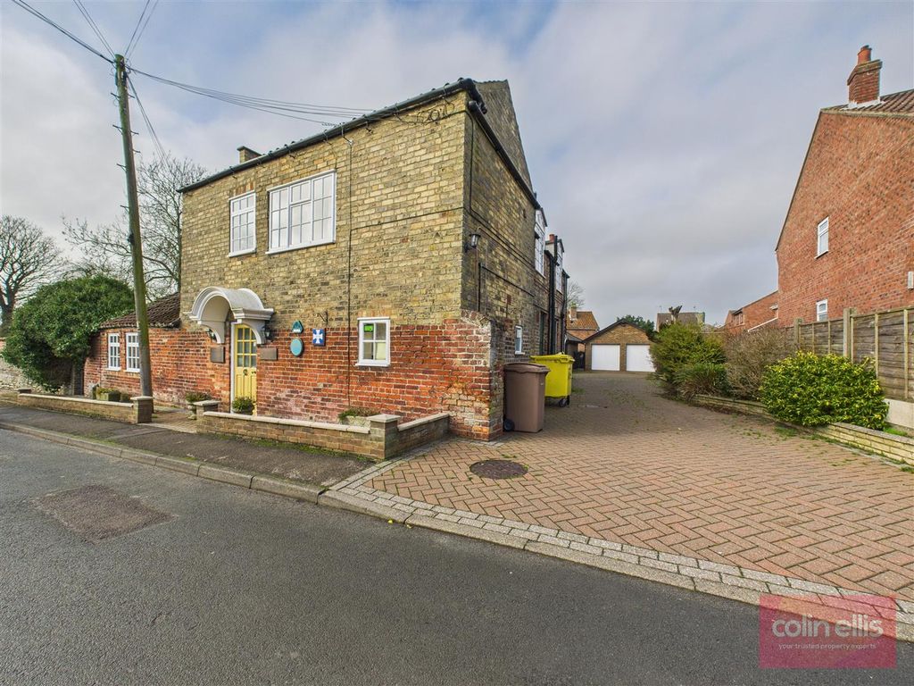 Property photo 2 of 18 Cam05075G0-Pr0269-Still016.Jpg