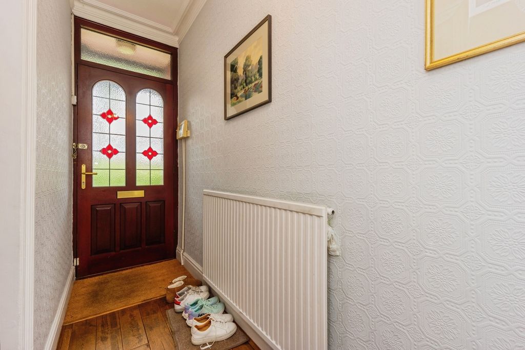 Property photo 2 of 17 Photo