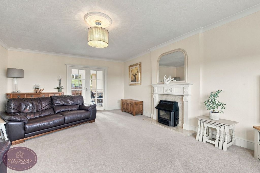 Property photo 3 of 28