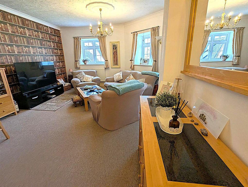 Property photo 3 of 13 Pxl_20260331_152424597.Jpg