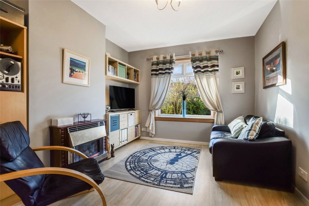 Property photo 2 of 21 Picture No. 25