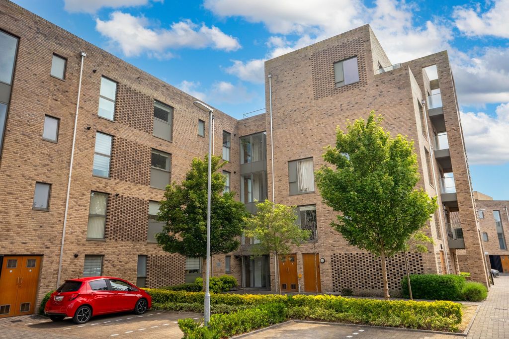 Property photo 1 of 9