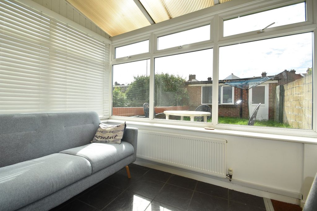 Property photo 2 of 9 Picture No. 18