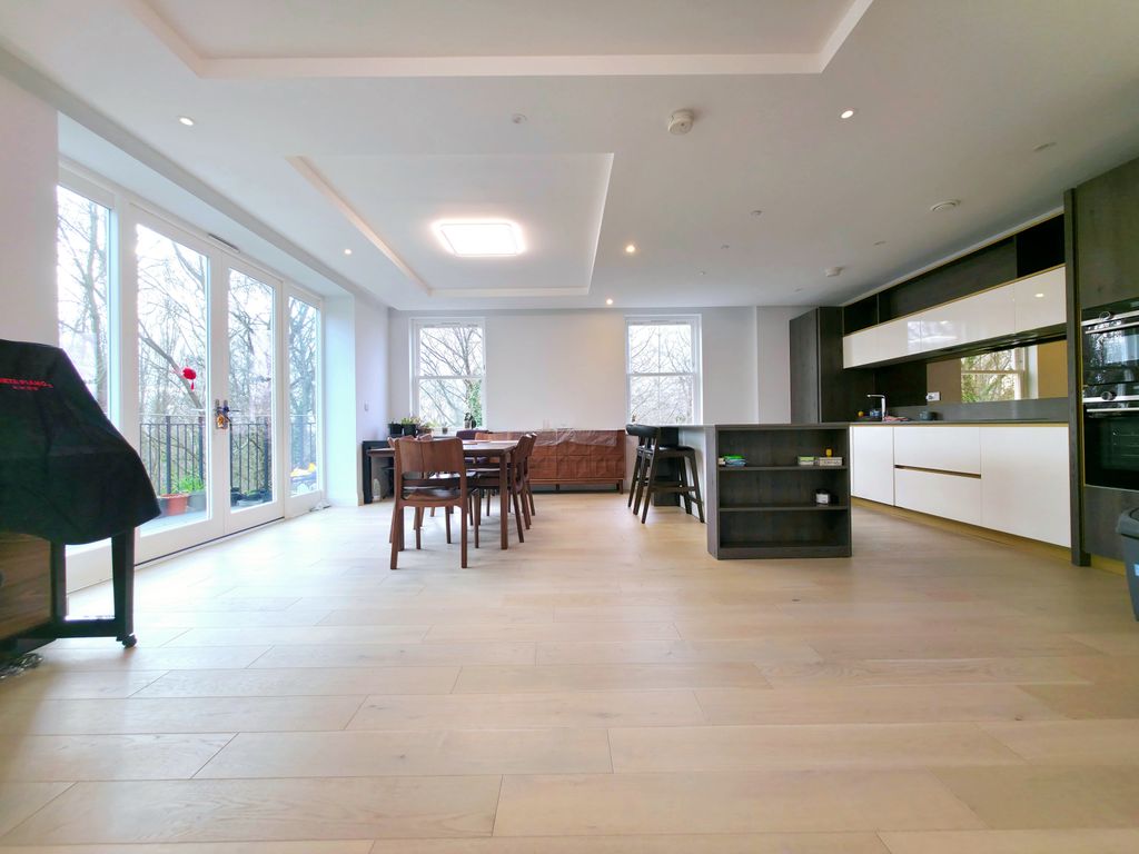 Property photo 3 of 16 Gallery