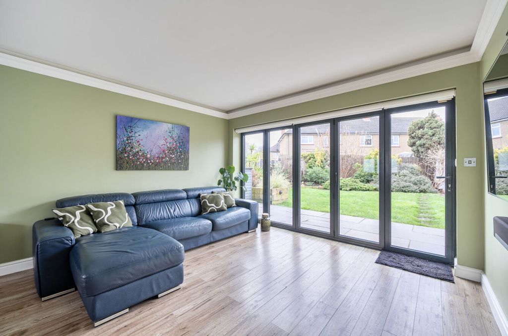 Property photo 3 of 18