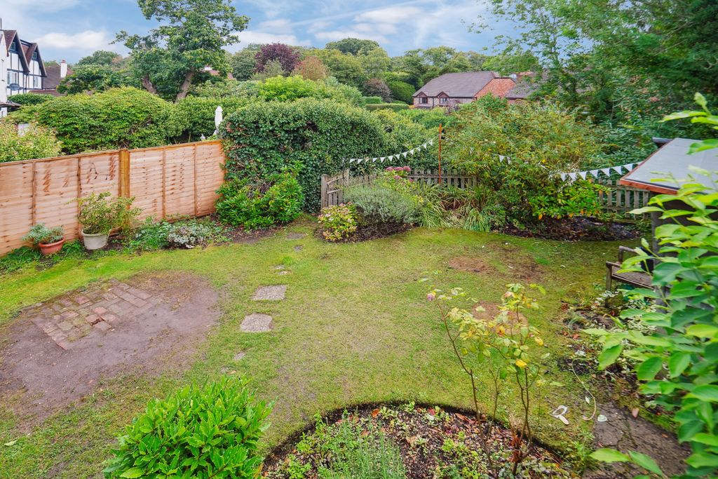 Property photo 2 of 24 Garden