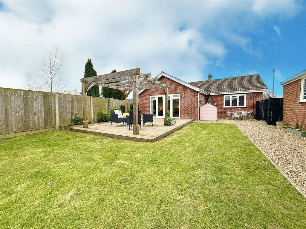 Property photo 3 of 25 Garden