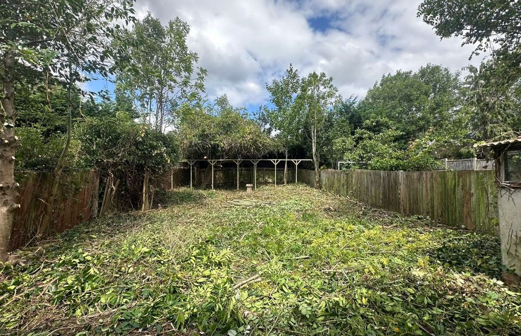 Property photo 2 of 31