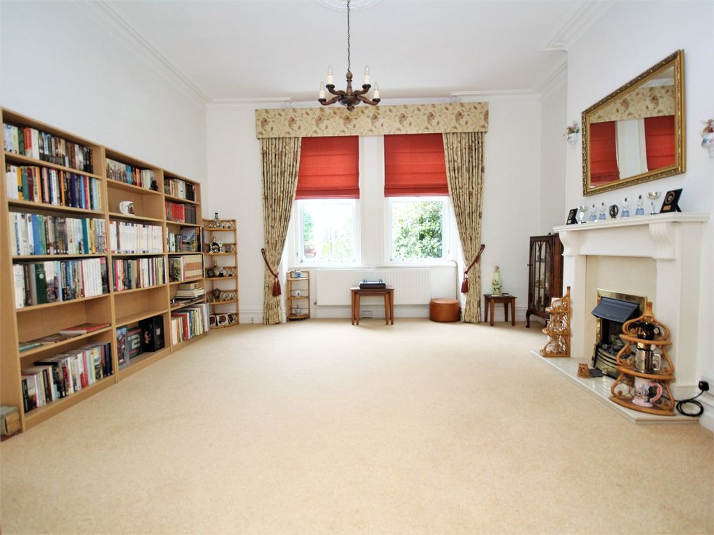 Property photo 2 of 25