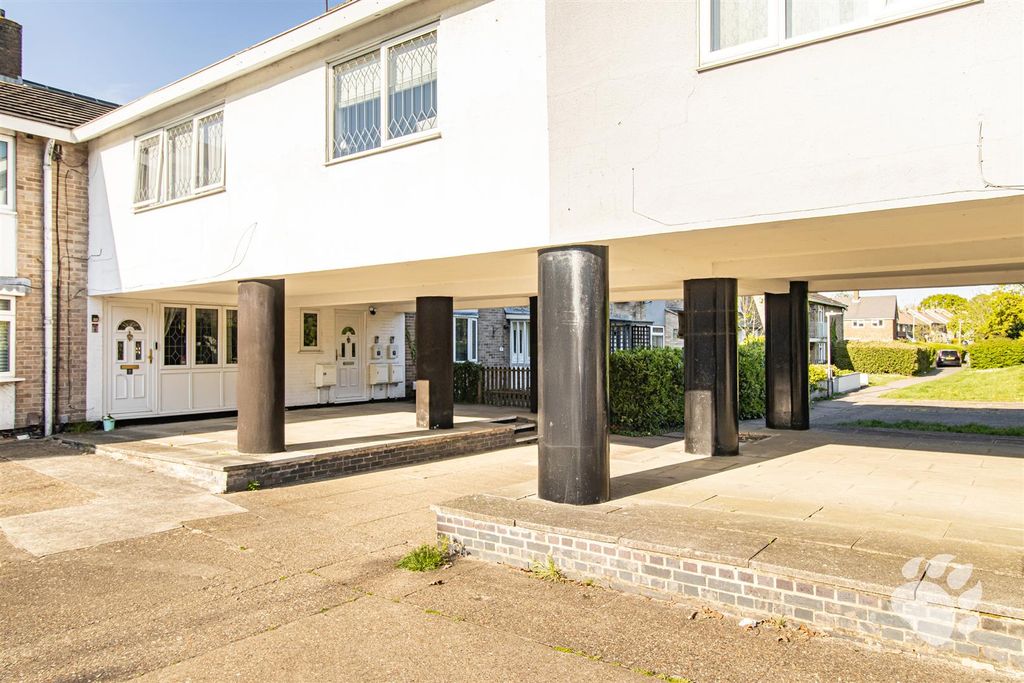 Property photo 1 of 12 Front