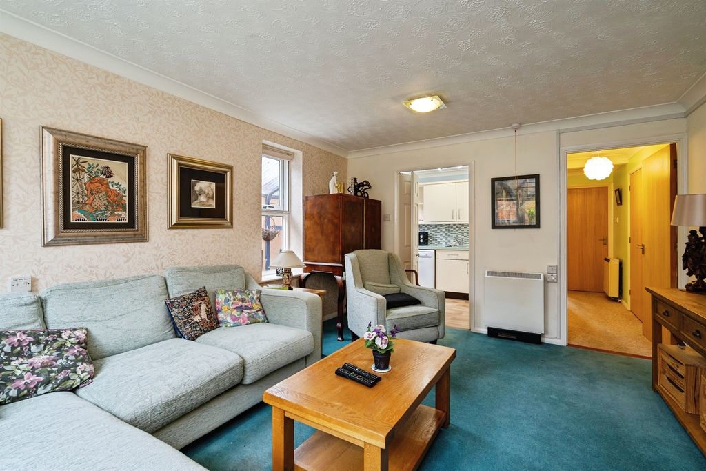 Property photo 2 of 17 Living Room