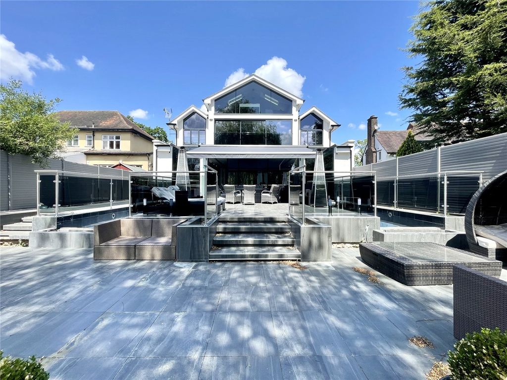 Additional image 29 of 5 bed detached house to rentWaggon Road, Barnet EN4