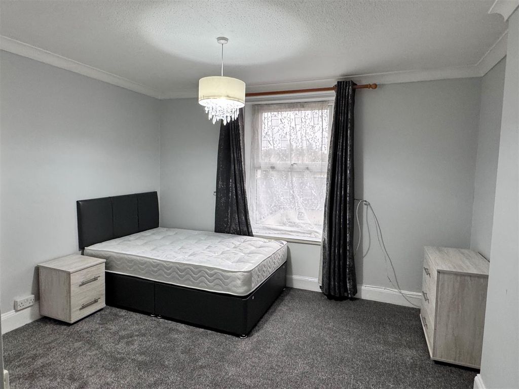 Property photo 2 of 3 Room 4.Jpg