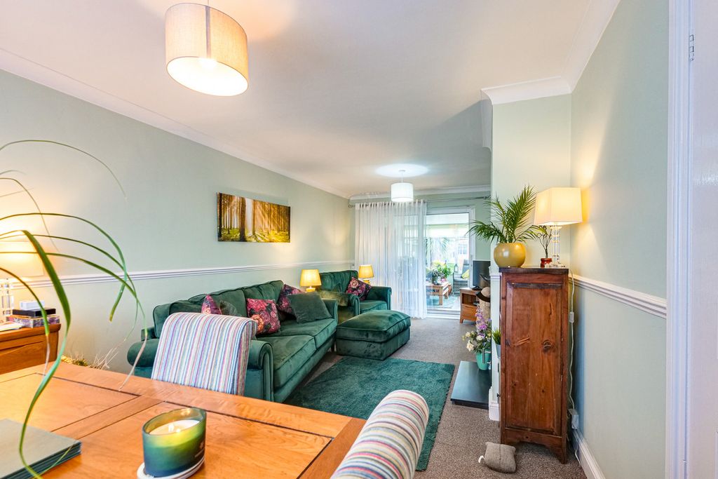 Property photo 3 of 36