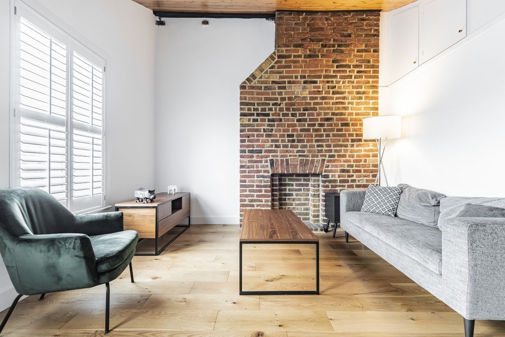Property photo 2 of 7 684676 (2)