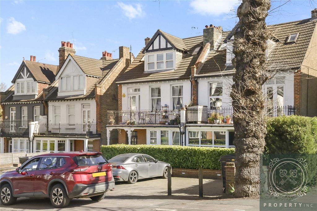 Property photo 2 of 10 External