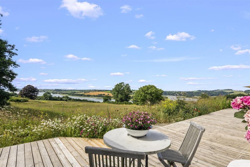 Property photo 2 of 56 Rear Decking And View