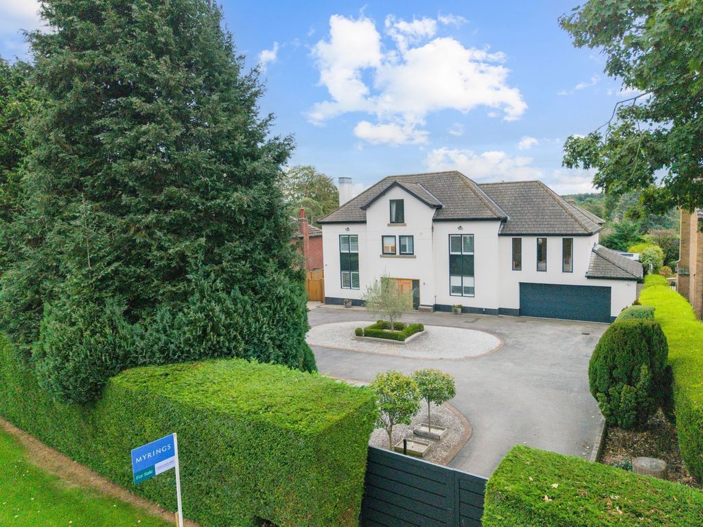 Property photo 1 of 32