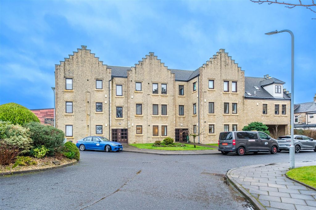 Property photo 1 of 18 Weirs Gate-1.Jpg