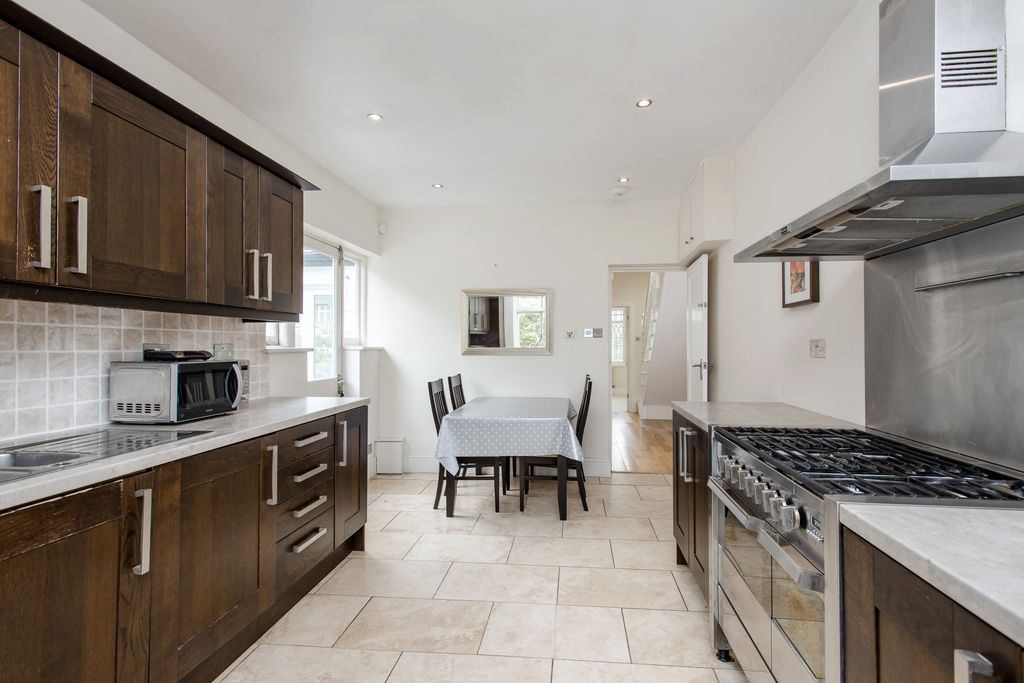 Property photo 1 of 14 32 Glendale Drive-9