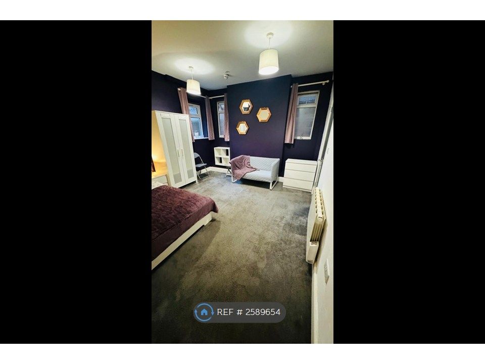 Property photo 3 of 35 Room 7 - Double Bedroom For Couples Occupancy