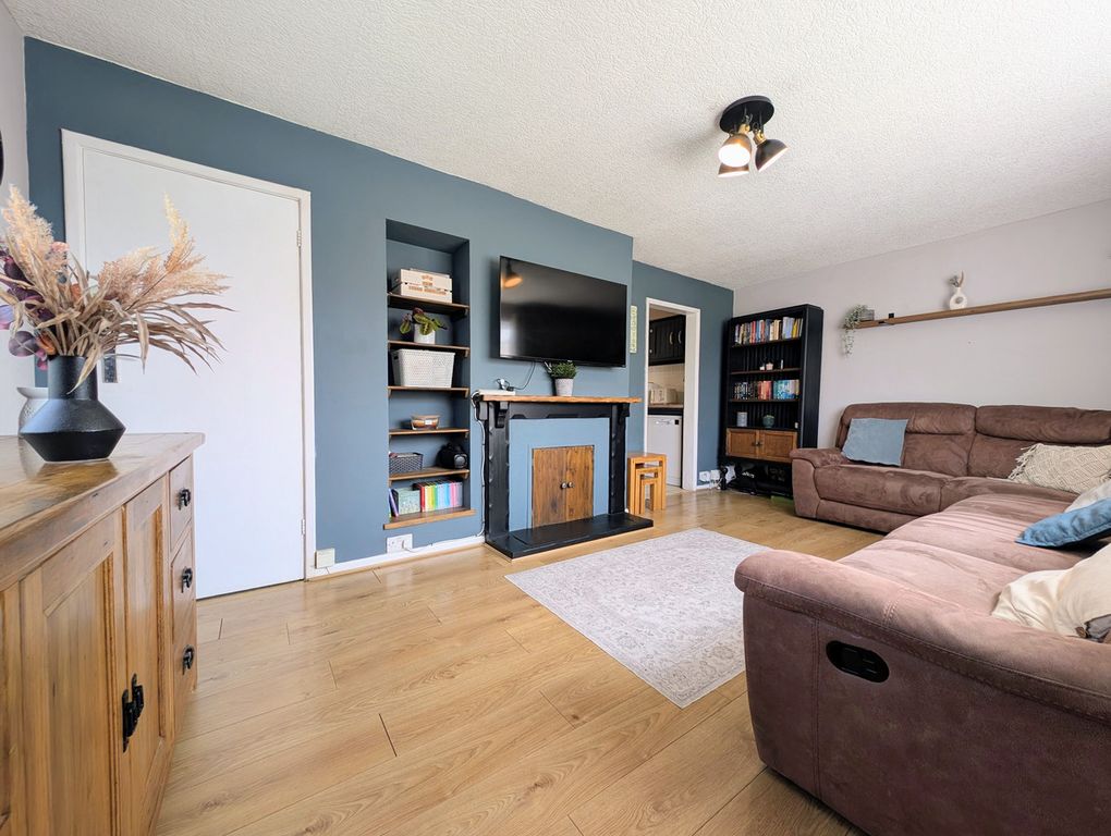 Property photo 2 of 26